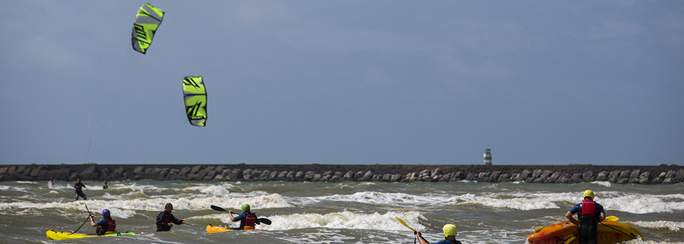 Canoeing and kite surfing at Ijmuiden