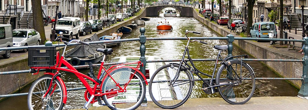 Book Review: Ride With Me – Amsterdam by Roos Stallinga